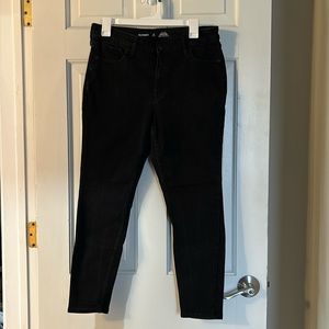 Old Navy high rise rockstar super skinny jeans SHORT